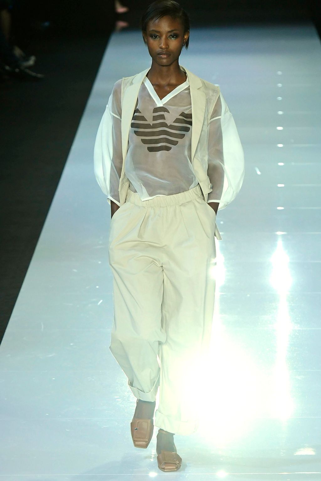 Fashion Week London Spring/Summer 2018 look 75 from the Emporio Armani collection womenswear