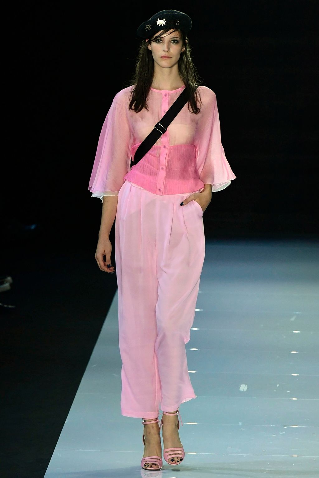 Fashion Week London Spring/Summer 2018 look 79 from the Emporio Armani collection 女装