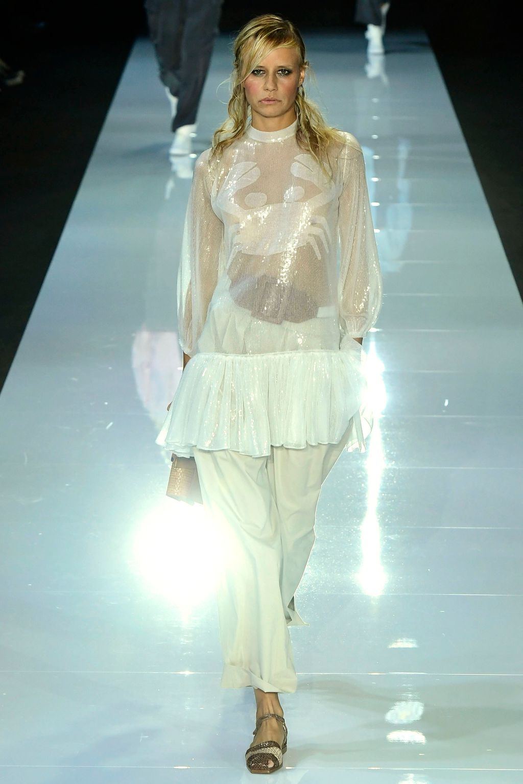 Fashion Week London Spring/Summer 2018 look 84 from the Emporio Armani collection womenswear