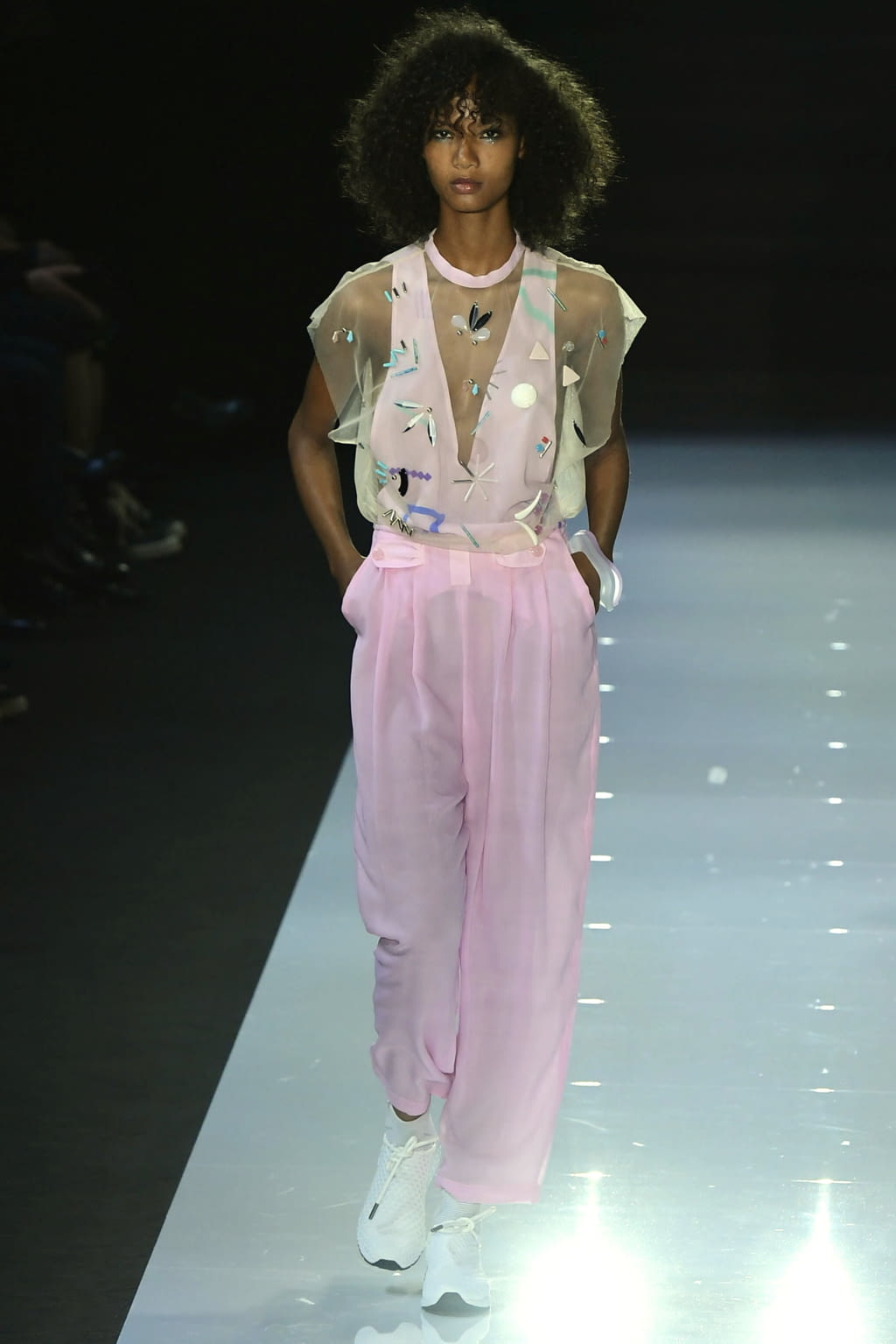 Fashion Week London Spring/Summer 2018 look 97 from the Emporio Armani collection womenswear