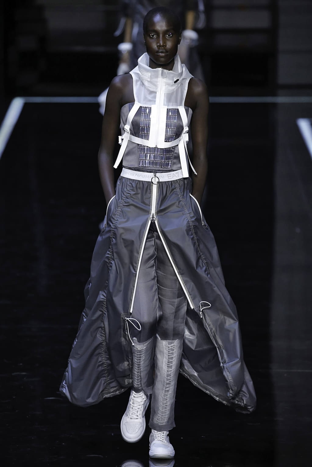 Fashion Week Milan Spring/Summer 2019 look 4 from the Emporio Armani collection womenswear