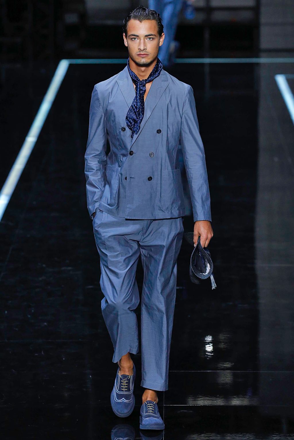 Fashion Week Milan Spring/Summer 2019 look 13 from the Emporio Armani collection womenswear