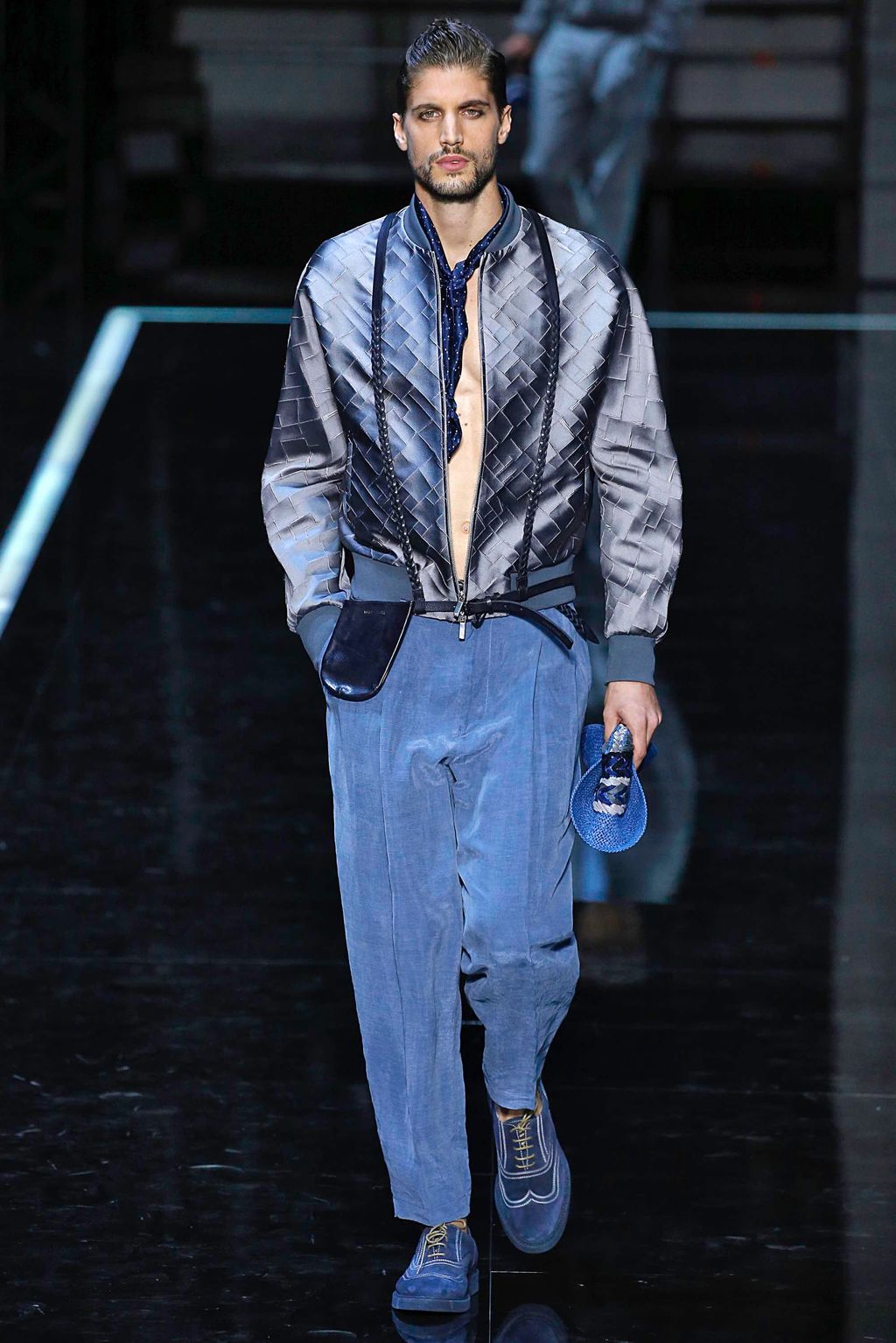 Fashion Week Milan Spring/Summer 2019 look 14 from the Emporio Armani collection womenswear
