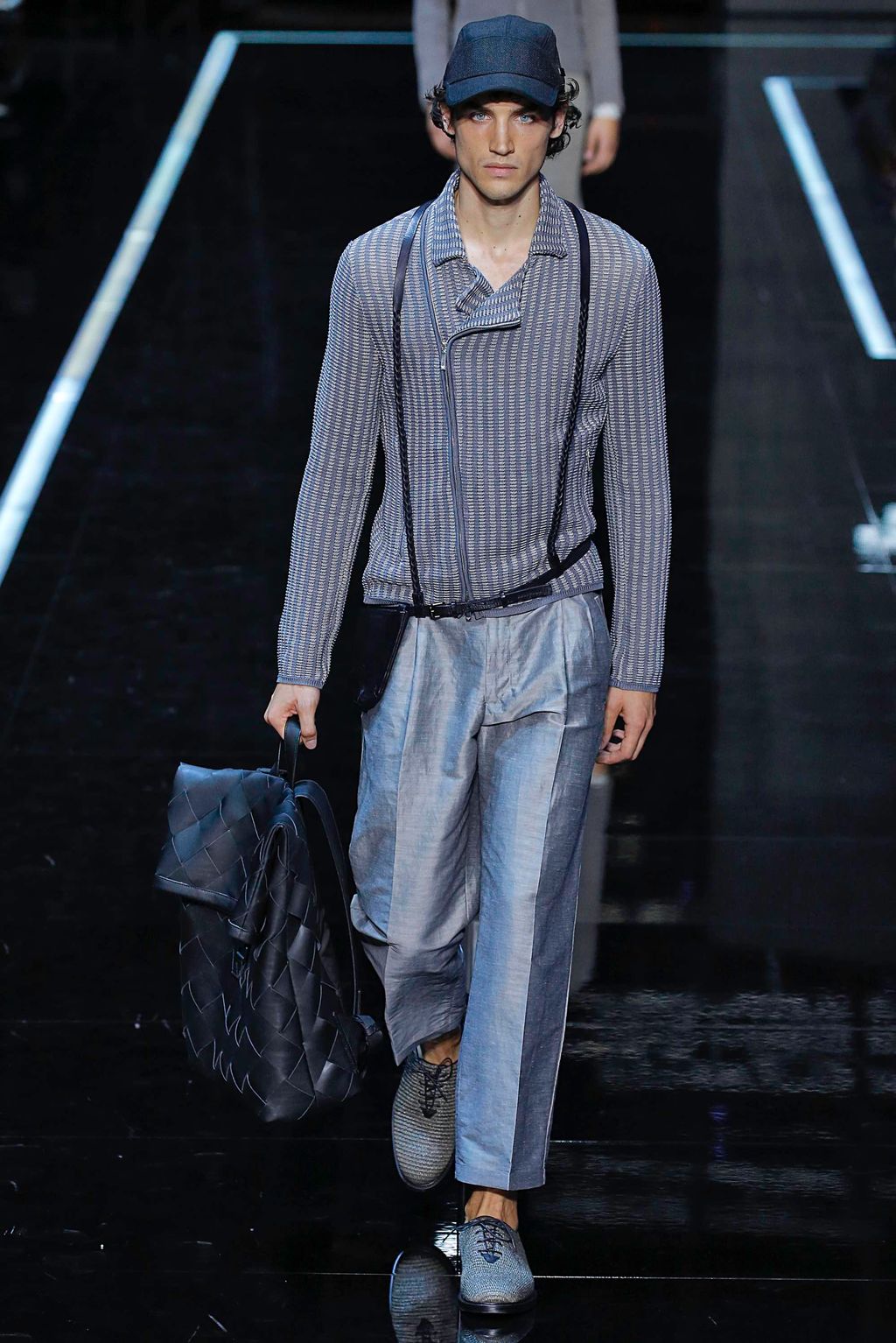 Fashion Week Milan Spring/Summer 2019 look 16 from the Emporio Armani collection 女装