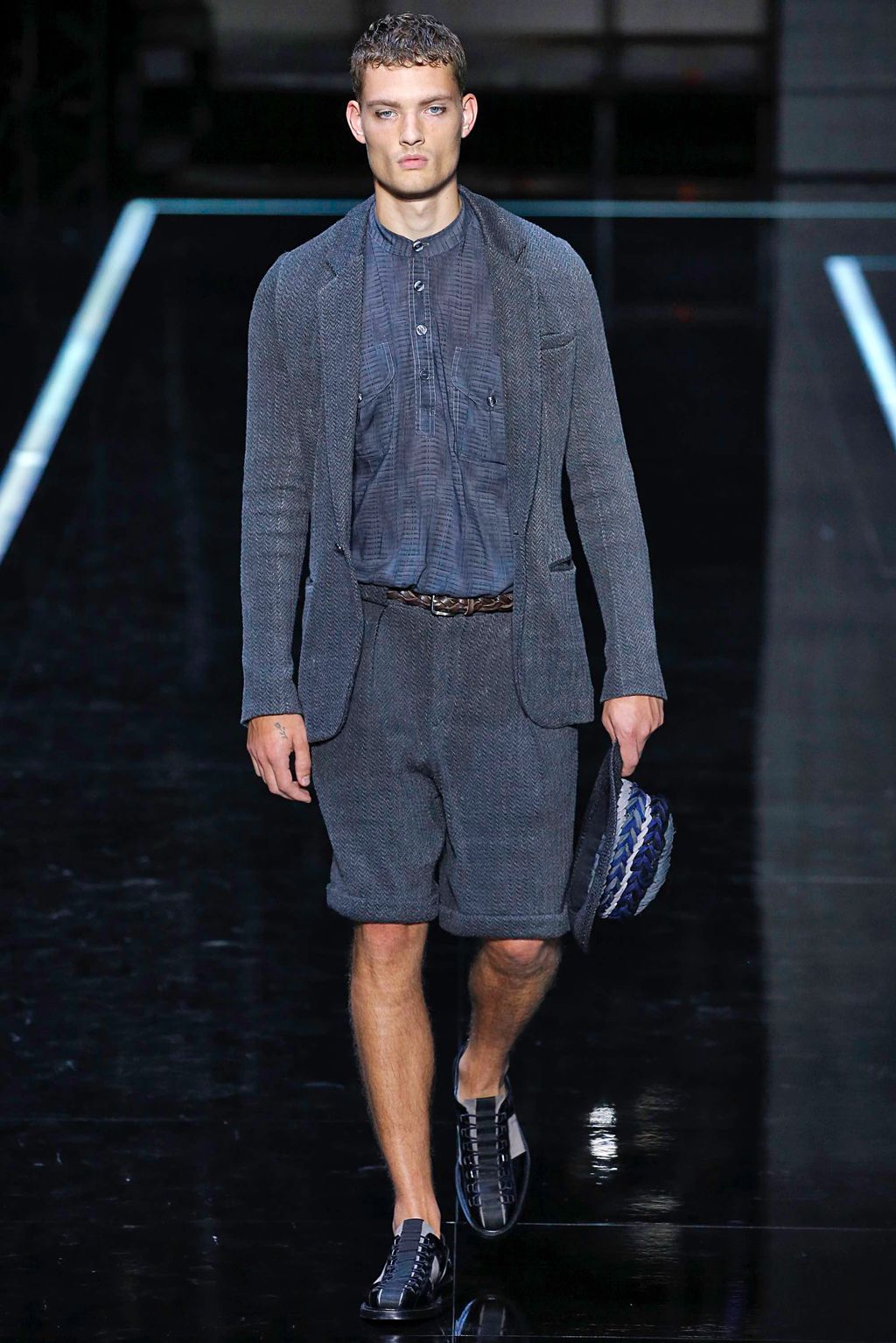 Fashion Week Milan Spring/Summer 2019 look 19 from the Emporio Armani collection womenswear