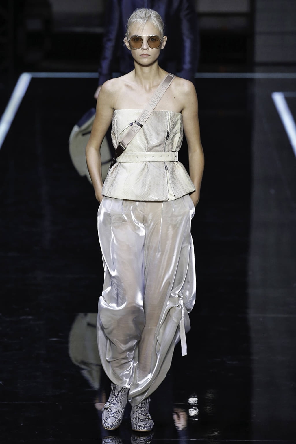 Fashion Week Milan Spring/Summer 2019 look 23 from the Emporio Armani collection womenswear