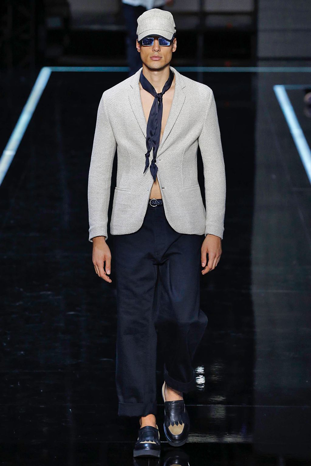 Fashion Week Milan Spring/Summer 2019 look 26 from the Emporio Armani collection womenswear