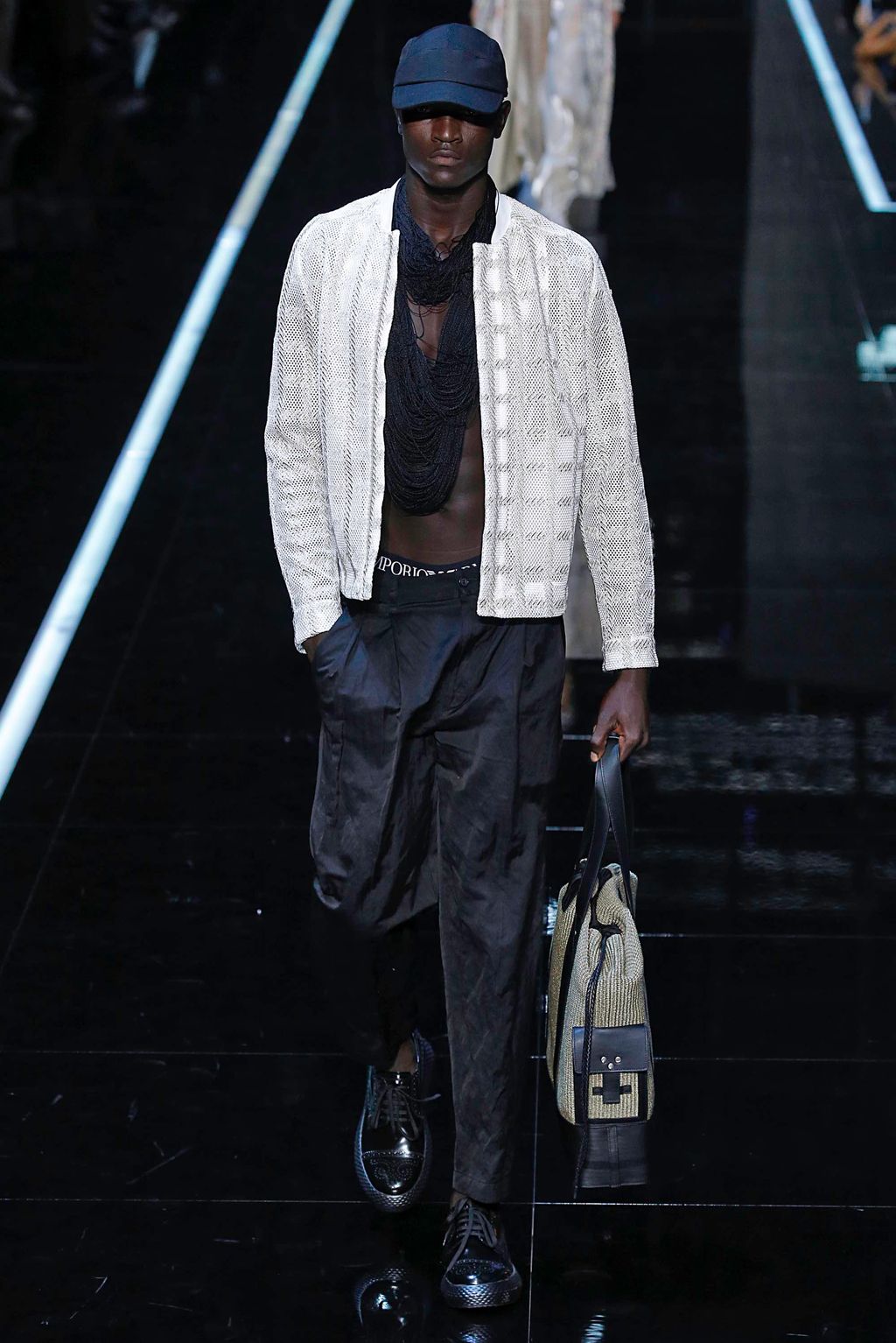 Fashion Week Milan Spring/Summer 2019 look 28 from the Emporio Armani collection womenswear
