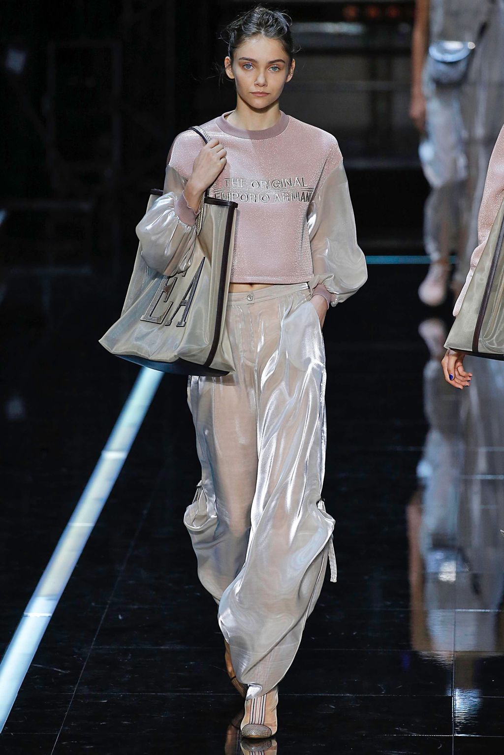 Fashion Week Milan Spring/Summer 2019 look 31 from the Emporio Armani collection 女装