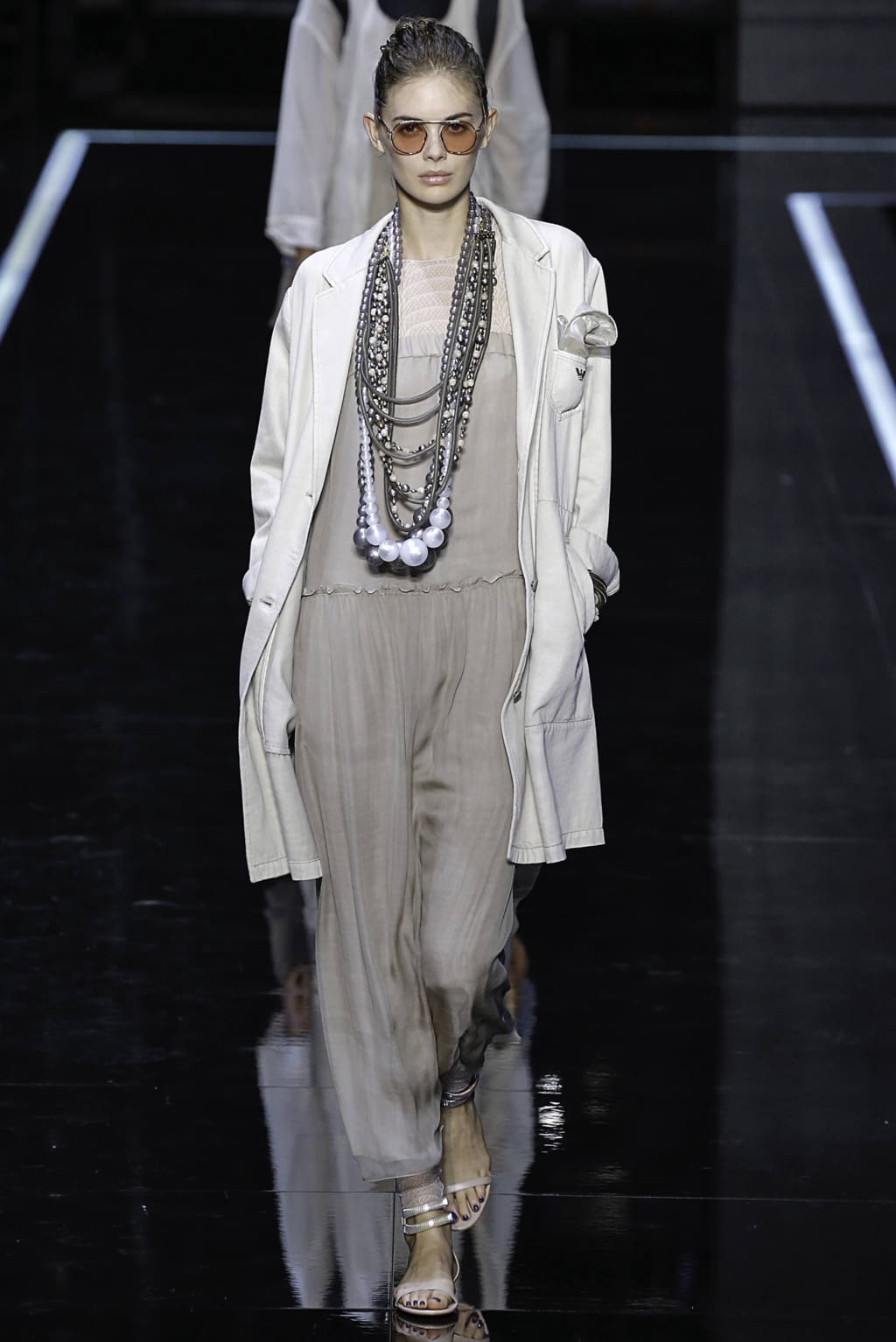 Fashion Week Milan Spring/Summer 2019 look 36 from the Emporio Armani collection 女装