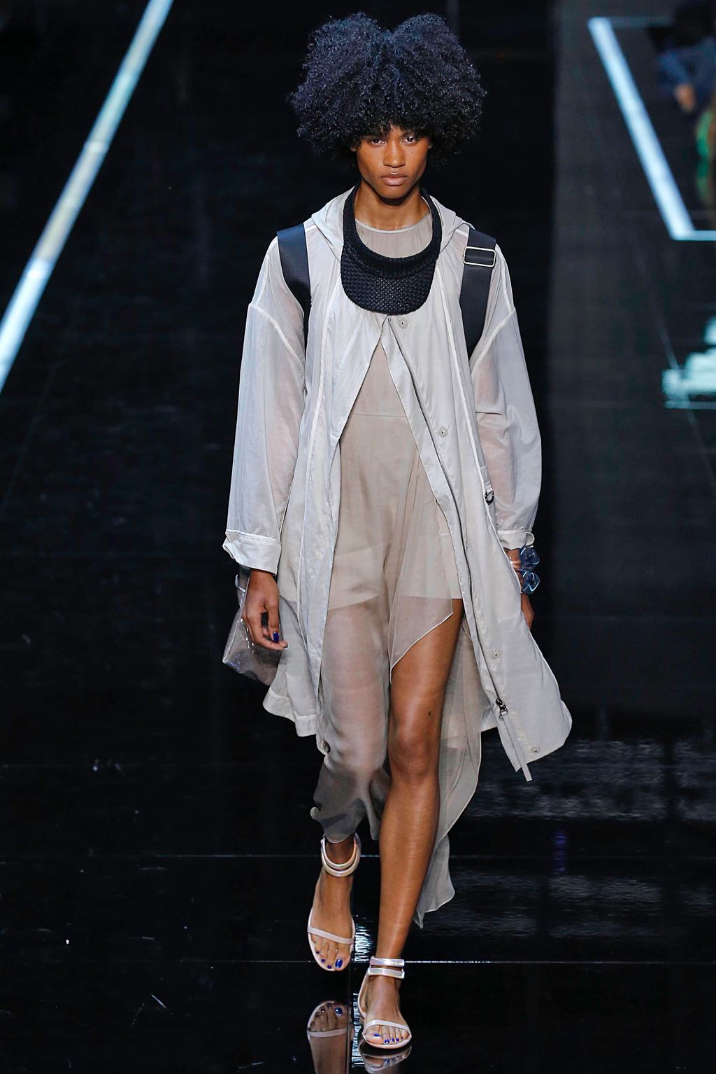 Fashion Week Milan Spring/Summer 2019 look 37 from the Emporio Armani collection 女装