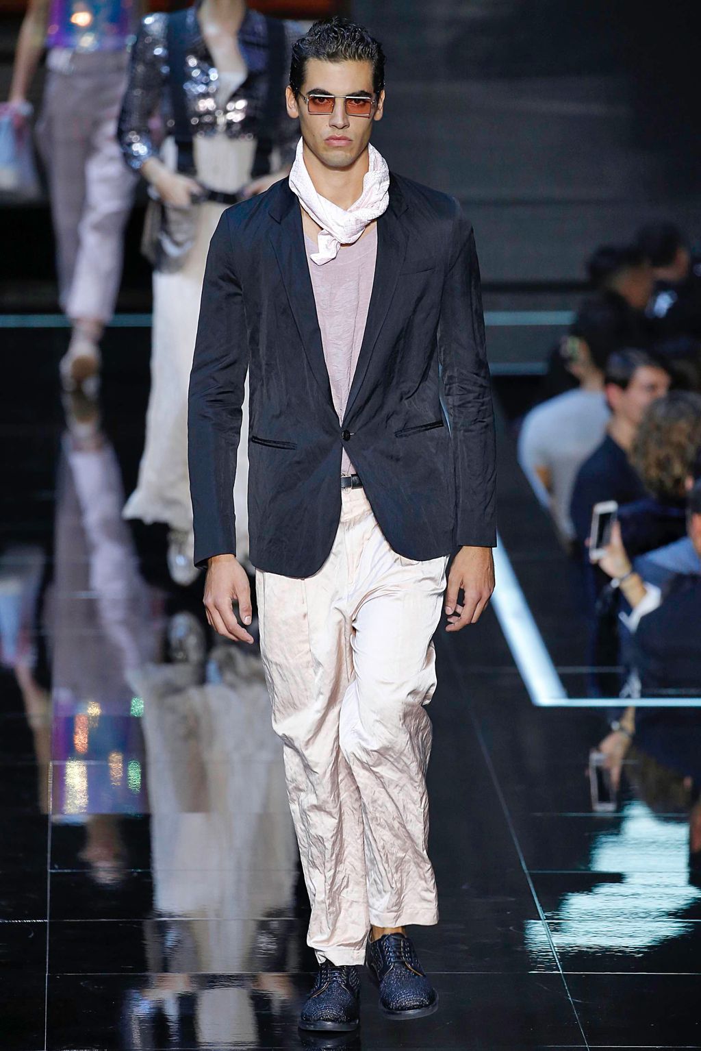 Fashion Week Milan Spring/Summer 2019 look 43 from the Emporio Armani collection 女装