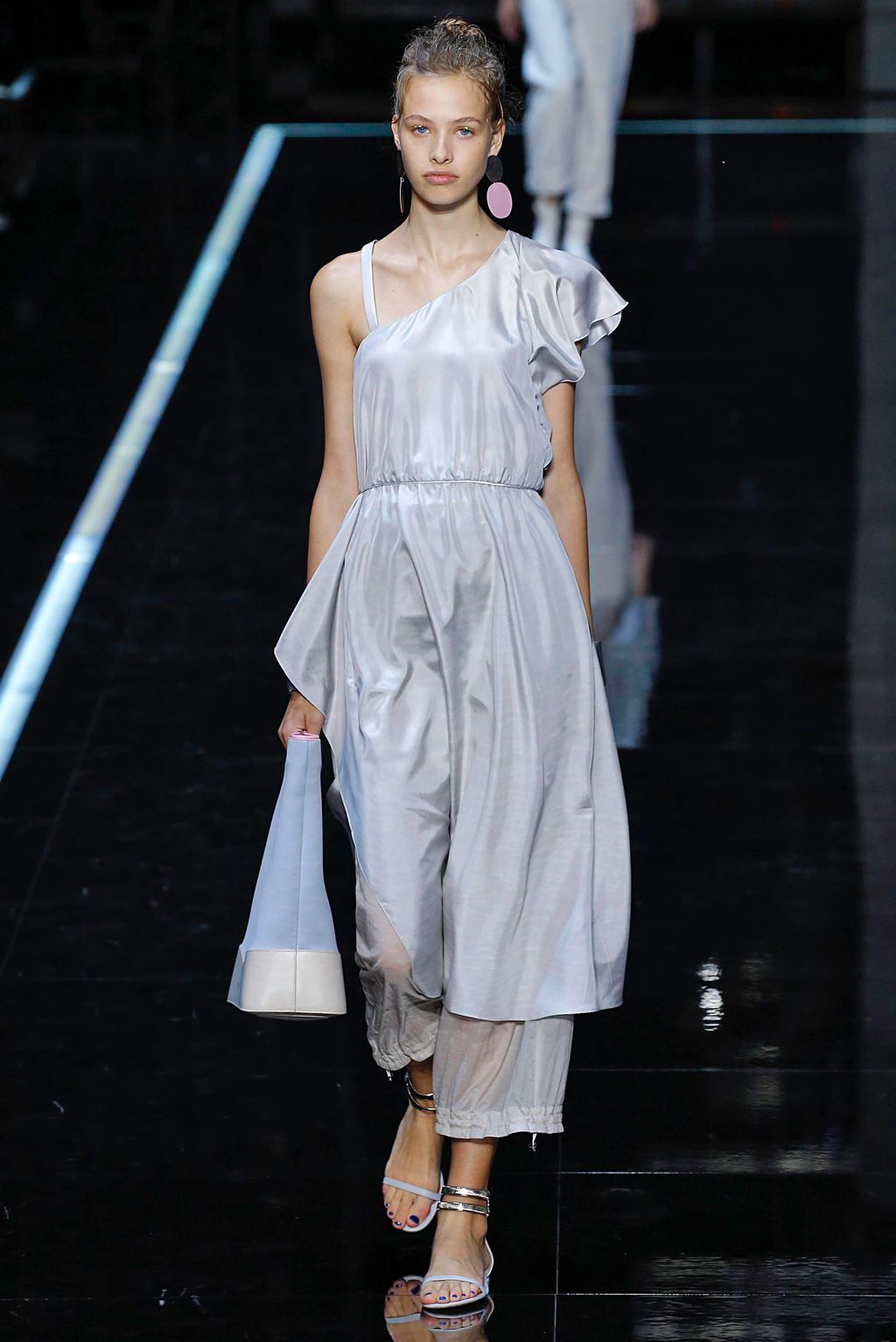 Fashion Week Milan Spring/Summer 2019 look 63 from the Emporio Armani collection womenswear