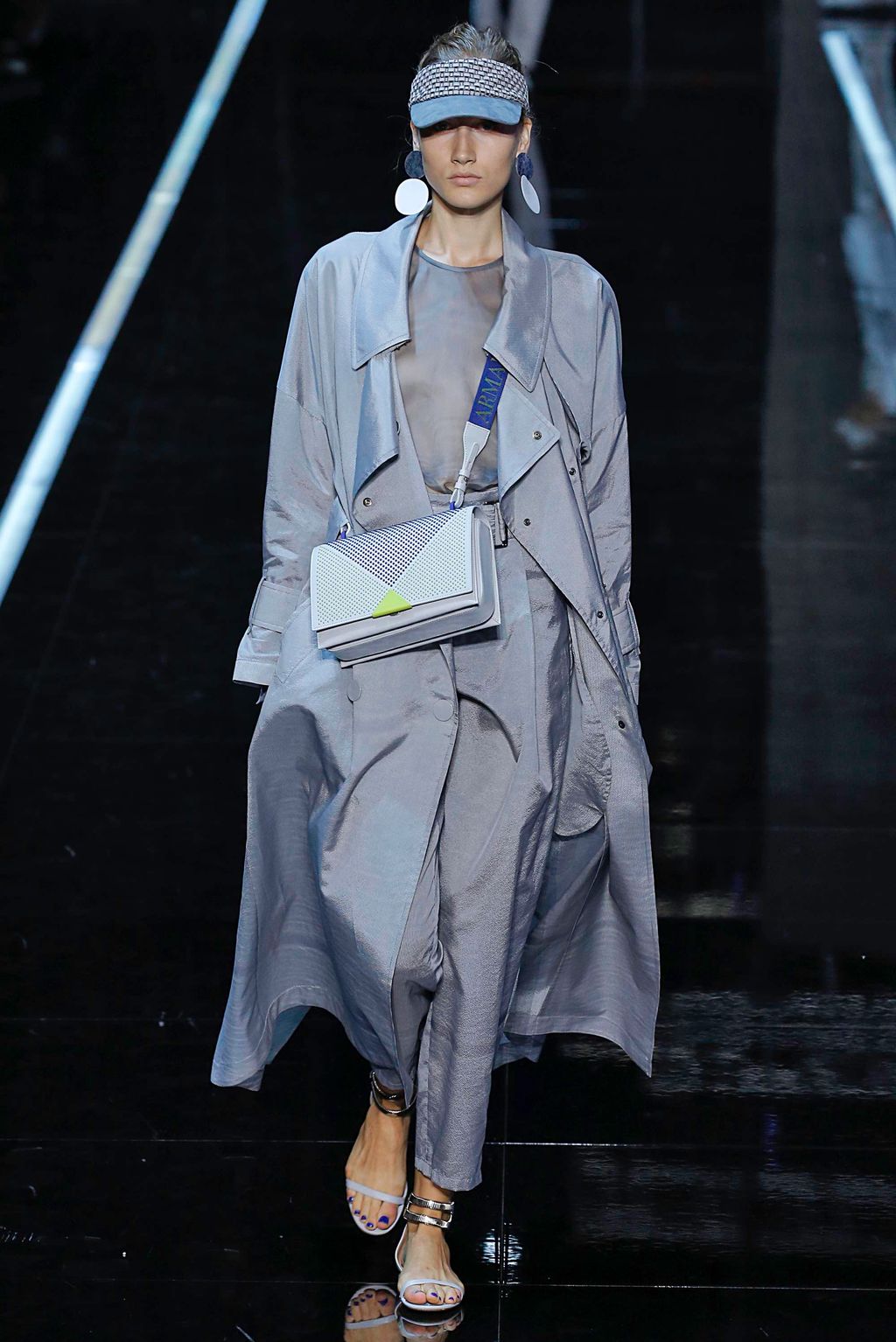 Fashion Week Milan Spring/Summer 2019 look 76 from the Emporio Armani collection womenswear