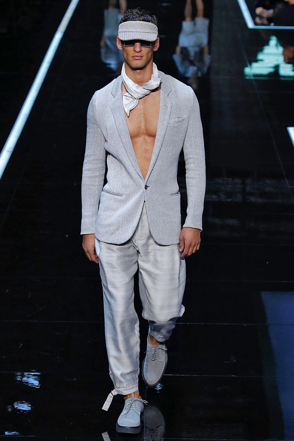 Fashion Week Milan Spring/Summer 2019 look 78 from the Emporio Armani collection womenswear
