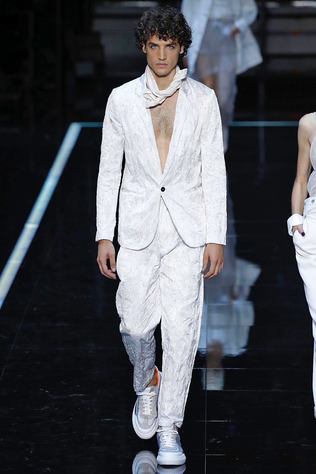 Fashion Week Milan Spring/Summer 2019 look 87 from the Emporio Armani collection womenswear