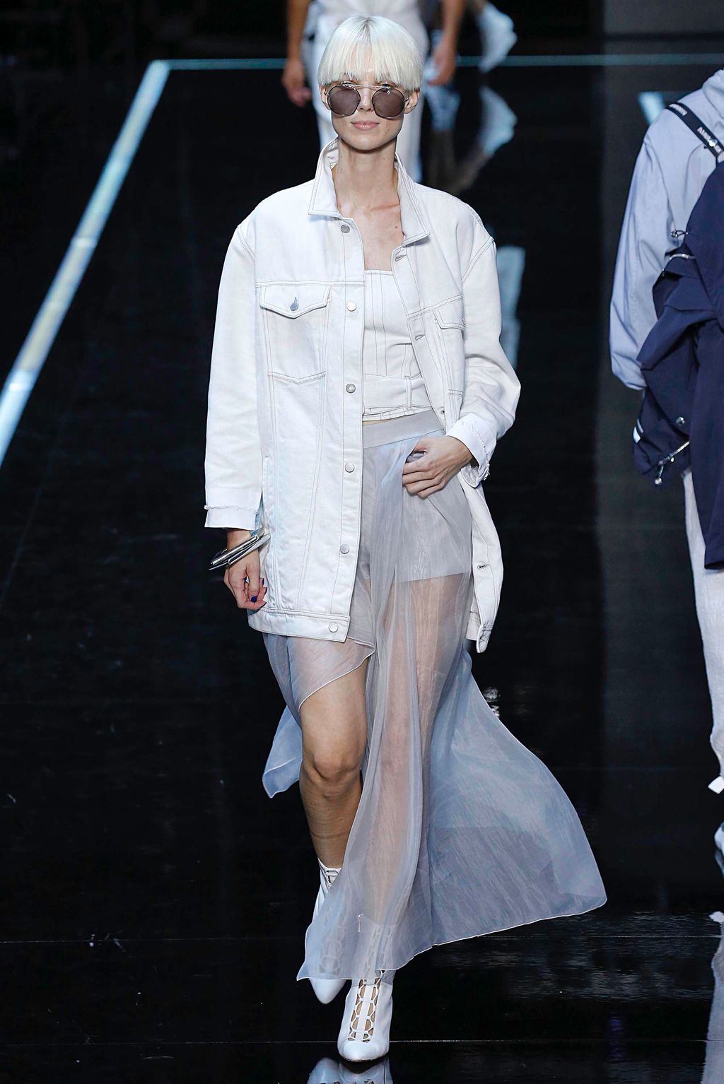 Fashion Week Milan Spring/Summer 2019 look 89 from the Emporio Armani collection 女装