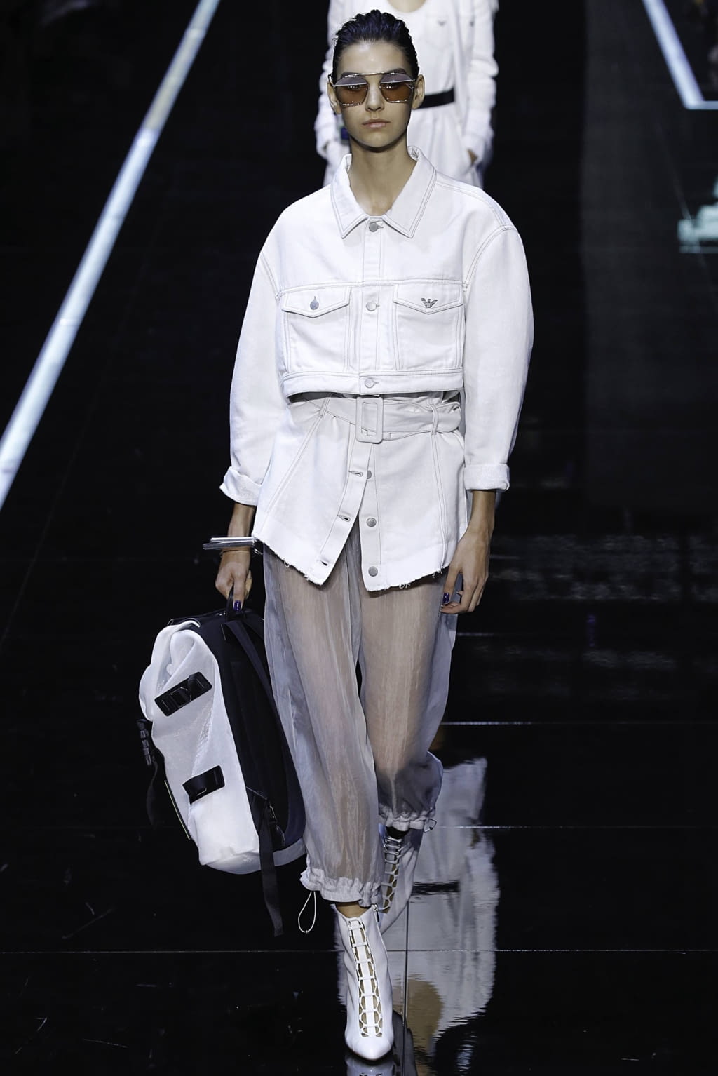 Fashion Week Milan Spring/Summer 2019 look 91 from the Emporio Armani collection 女装