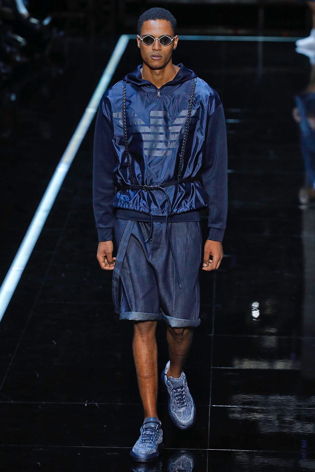 Fashion Week Milan Spring/Summer 2019 look 111 from the Emporio Armani collection 女装