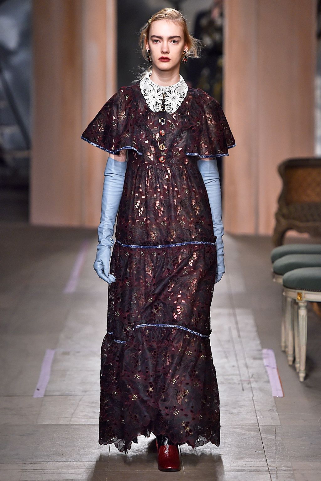 Fashion Week London Fall/Winter 2016 look 14 from the Erdem collection 女装