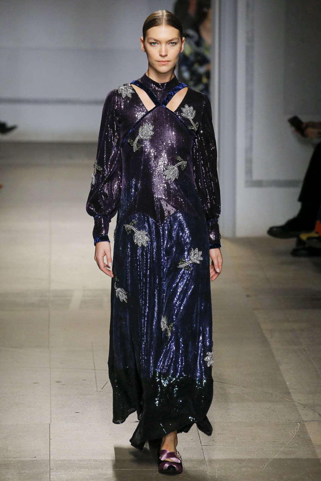 Fashion Week London Fall/Winter 2017 look 40 from the Erdem collection womenswear