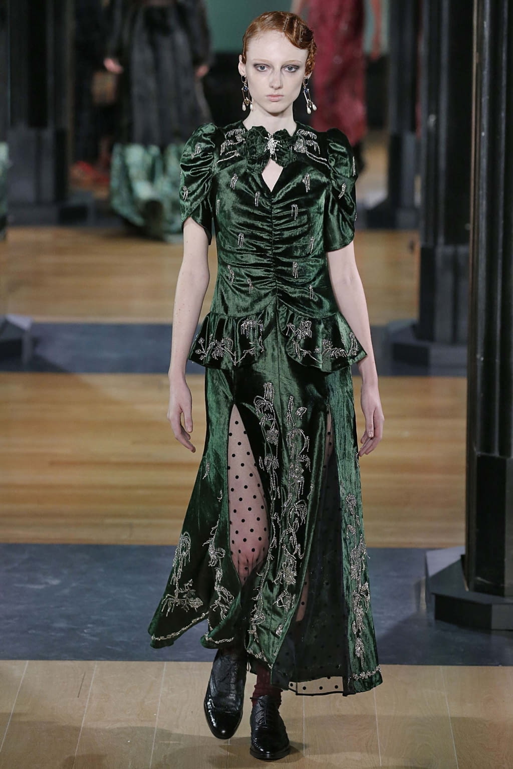 Fashion Week London Fall/Winter 2018 look 9 from the Erdem collection 女装