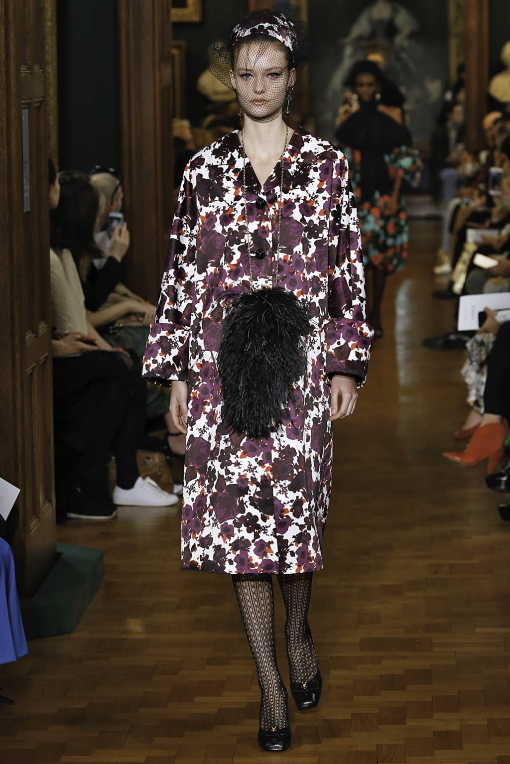 Fashion Week London Fall/Winter 2019 look 39 from the Erdem collection 女装