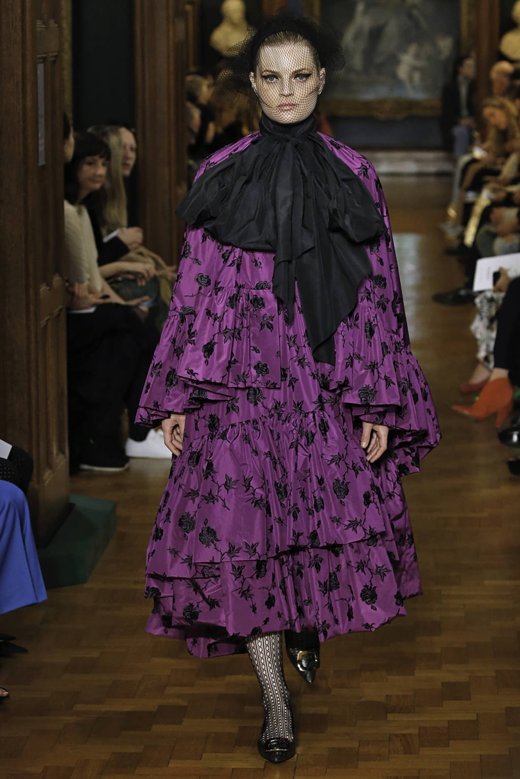 Fashion Week London Fall/Winter 2019 look 47 from the Erdem collection 女装
