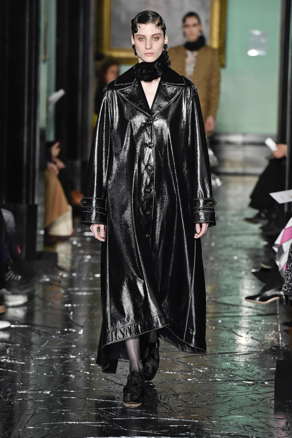 Fashion Week London Fall/Winter 2020 look 1 de la collection Erdem womenswear