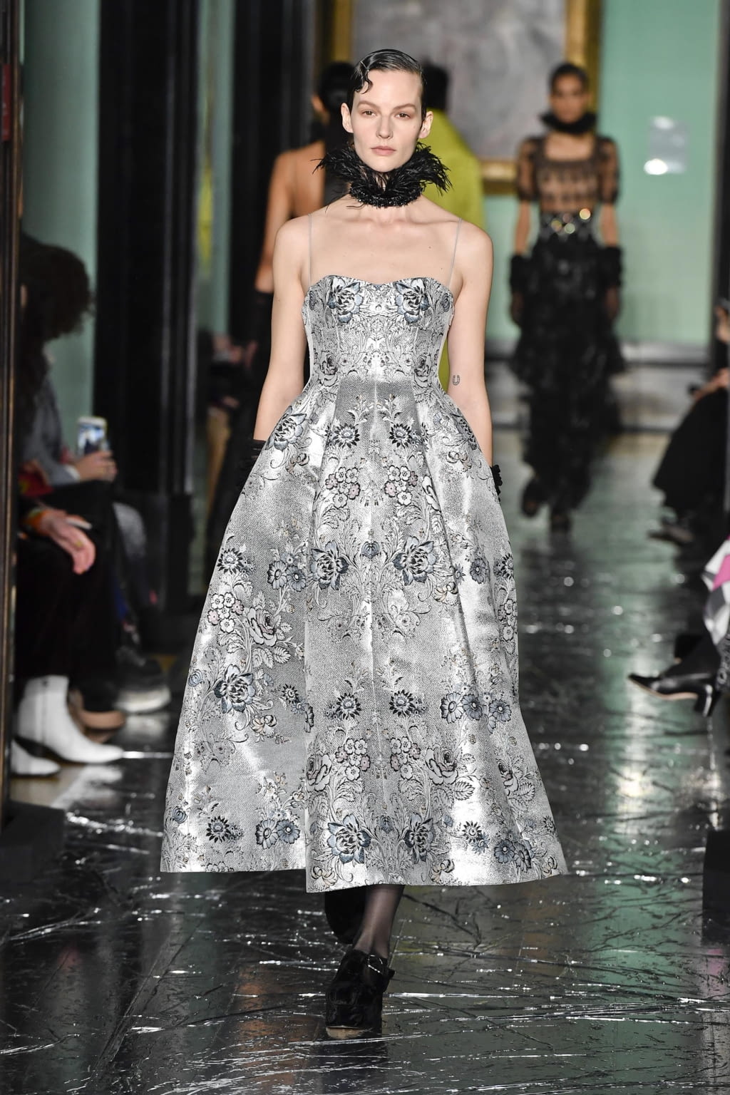 Fashion Week London Fall/Winter 2020 look 44 de la collection Erdem womenswear