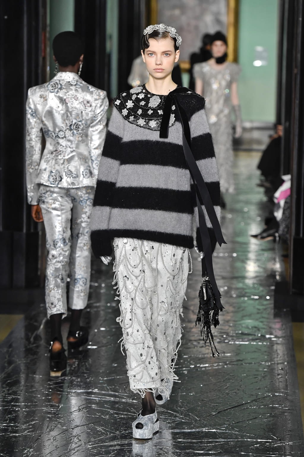 Fashion Week London Fall/Winter 2020 look 49 from the Erdem collection womenswear