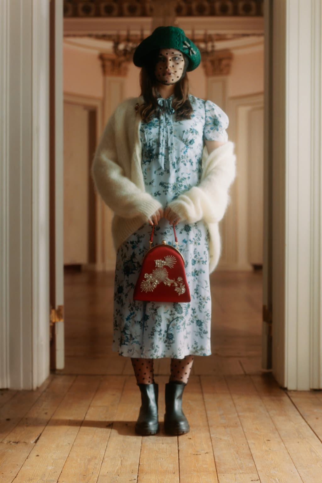 Fashion Week London Pre-Fall 2021 look 18 from the Erdem collection 女装