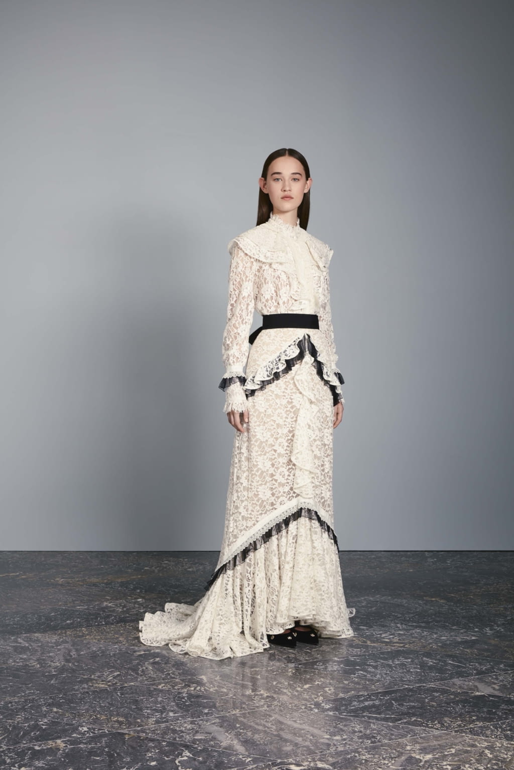 Fashion Week London Resort 2017 look 28 from the Erdem collection 女装