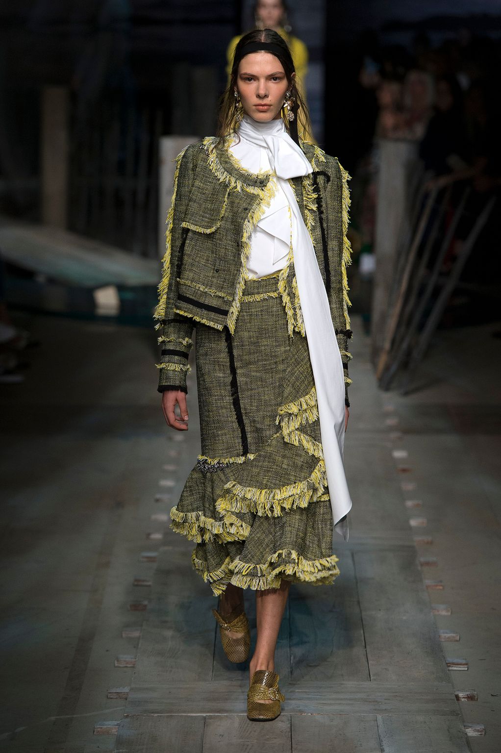 Fashion Week London Spring/Summer 2017 look 15 from the Erdem collection womenswear