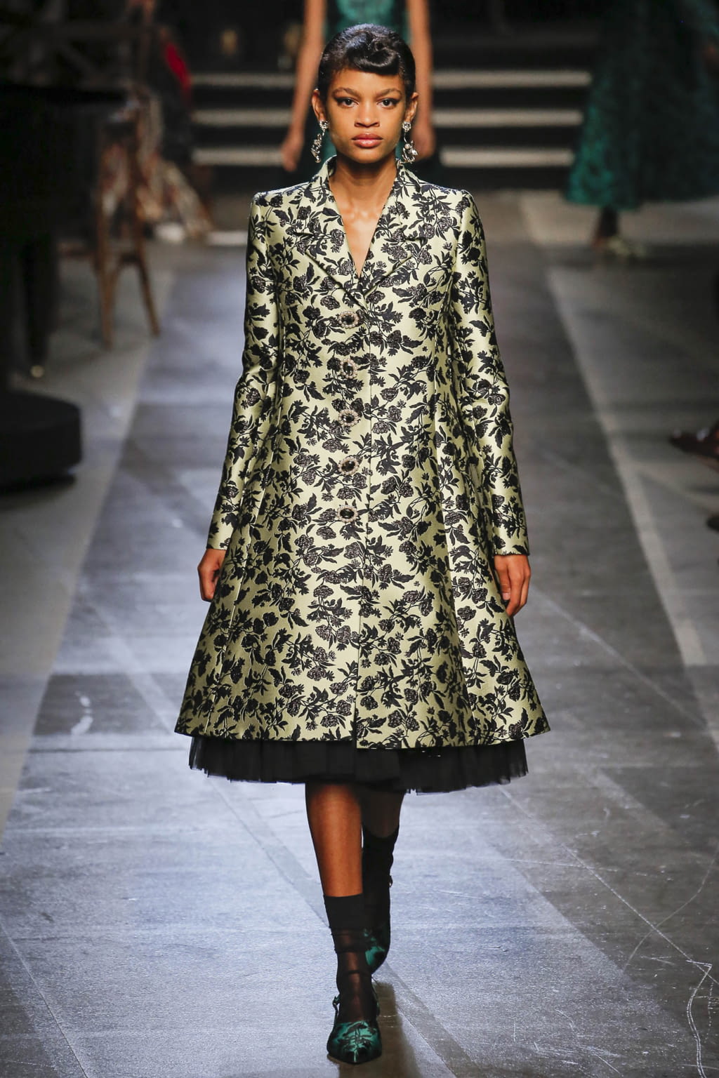 Fashion Week London Spring/Summer 2018 look 5 from the Erdem collection womenswear
