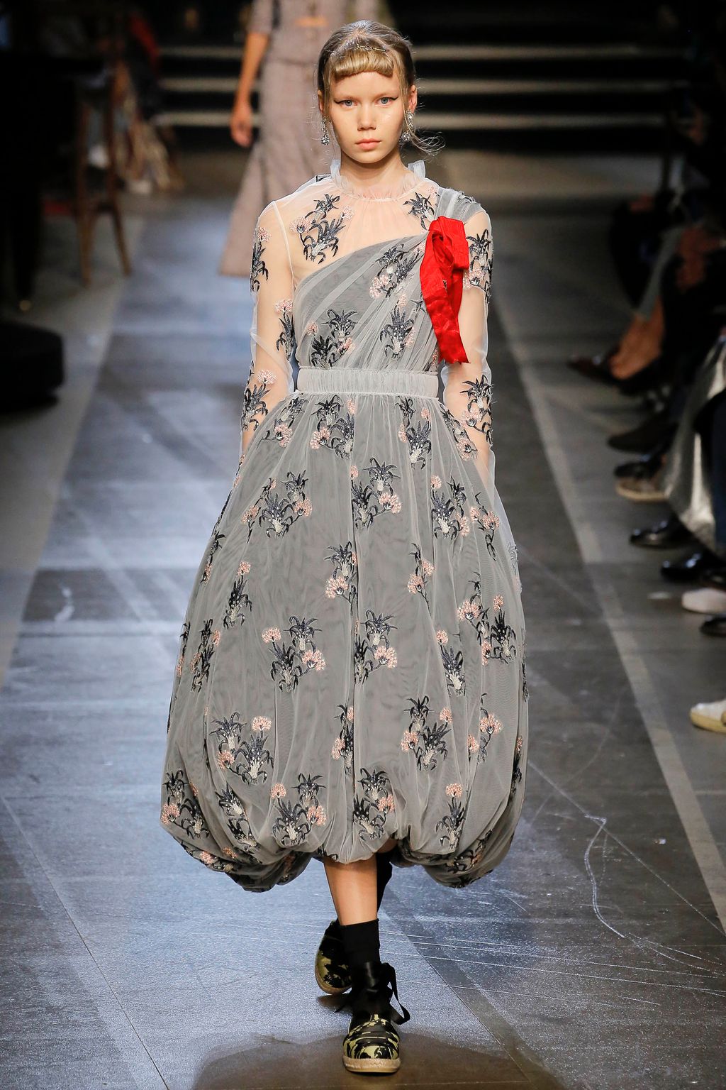 Fashion Week London Spring/Summer 2018 look 14 from the Erdem collection womenswear