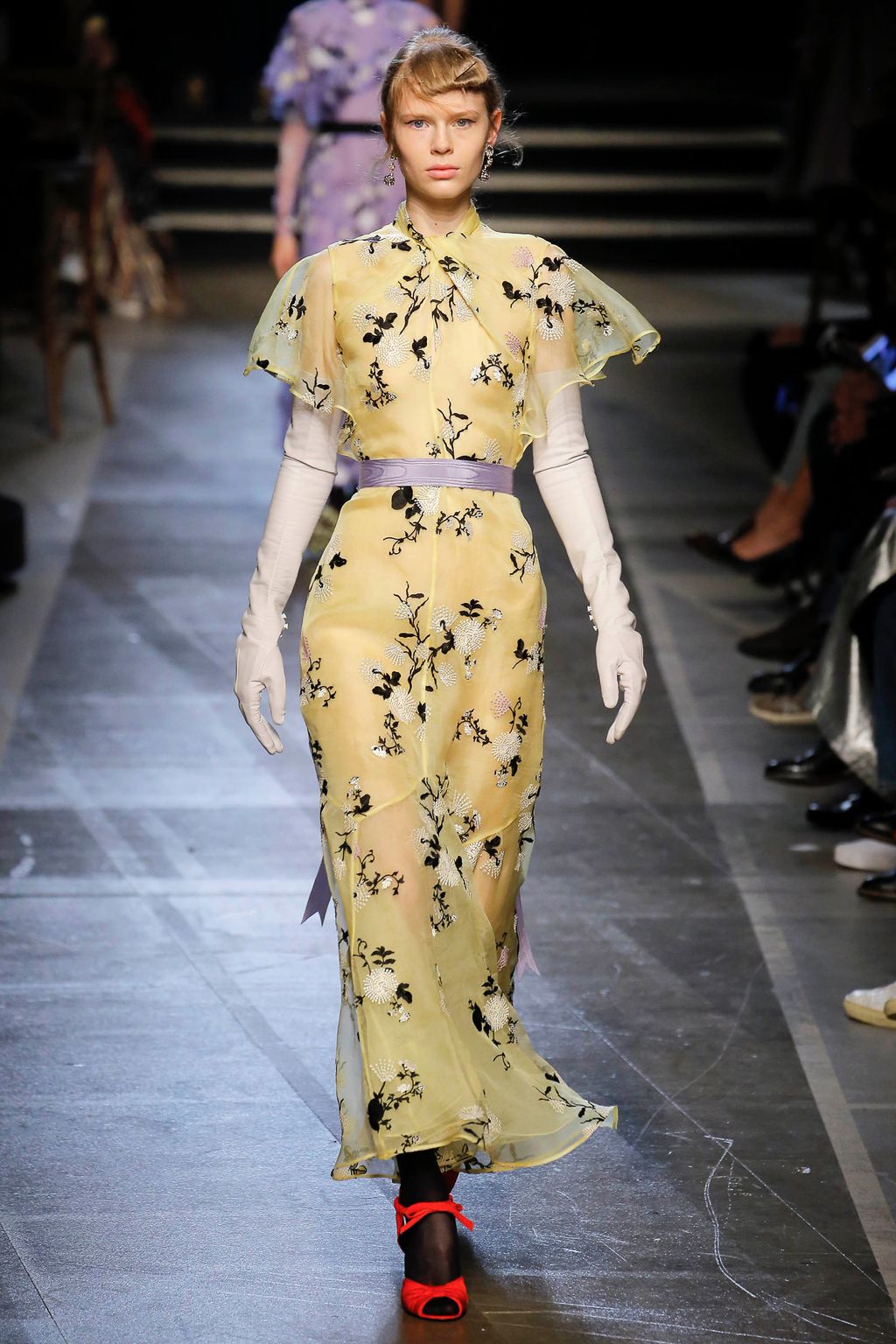 Fashion Week London Spring/Summer 2018 look 16 from the Erdem collection womenswear
