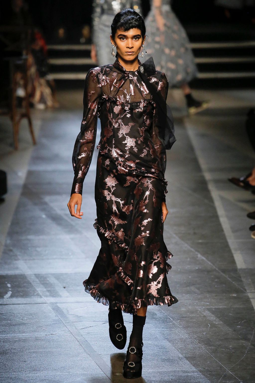 Fashion Week London Spring/Summer 2018 look 19 from the Erdem collection womenswear