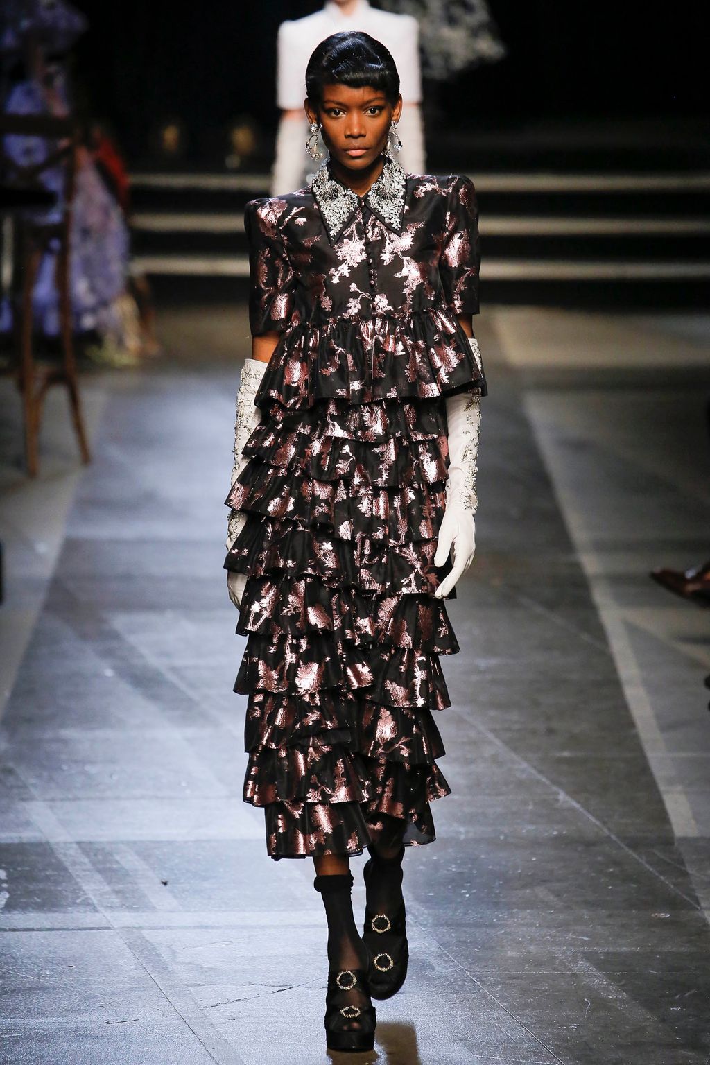 Fashion Week London Spring/Summer 2018 look 21 from the Erdem collection womenswear
