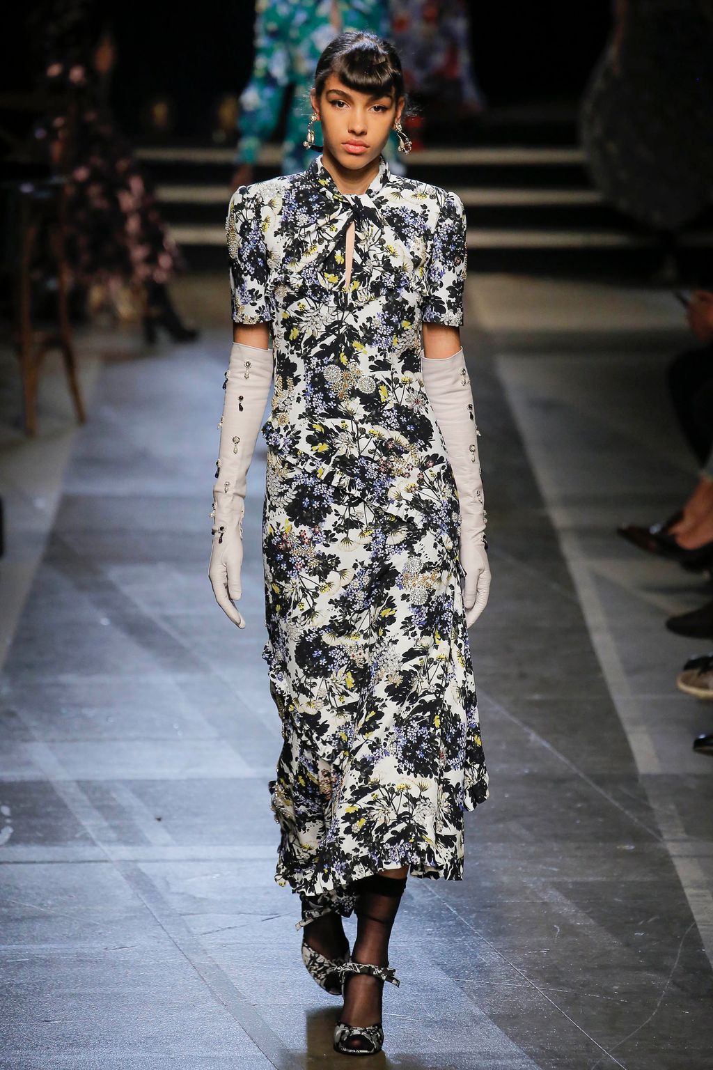 Fashion Week London Spring/Summer 2018 look 23 from the Erdem collection womenswear