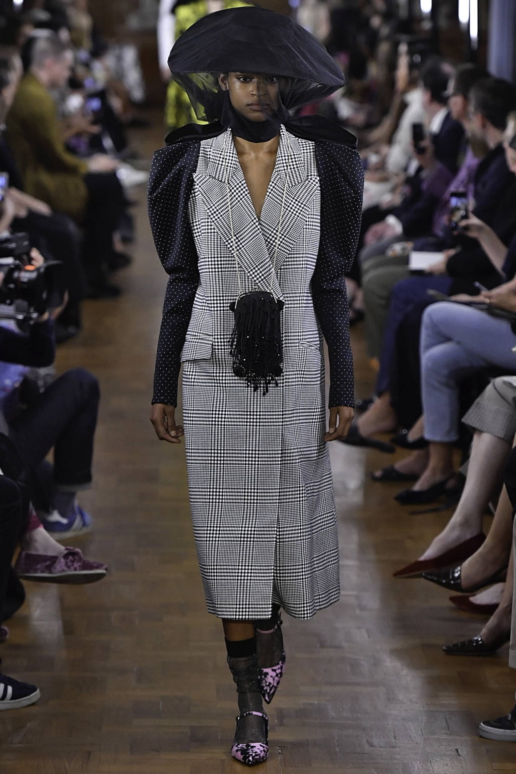 Fashion Week London Spring/Summer 2019 look 10 from the Erdem collection 女装