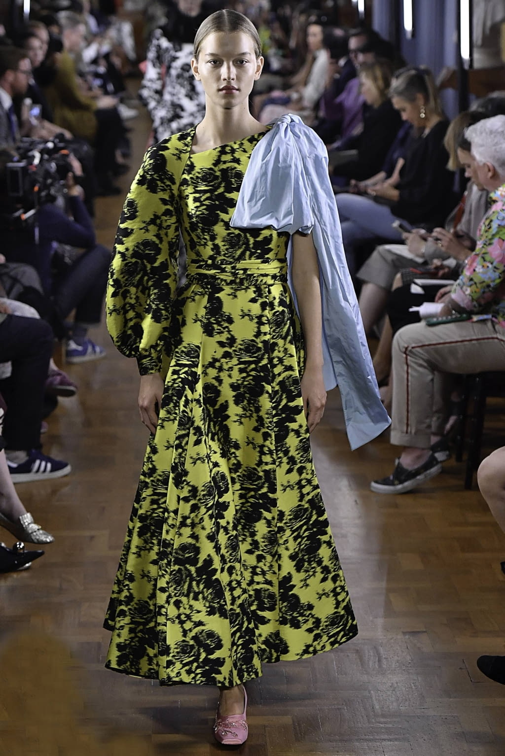 Fashion Week London Spring/Summer 2019 look 14 de la collection Erdem womenswear