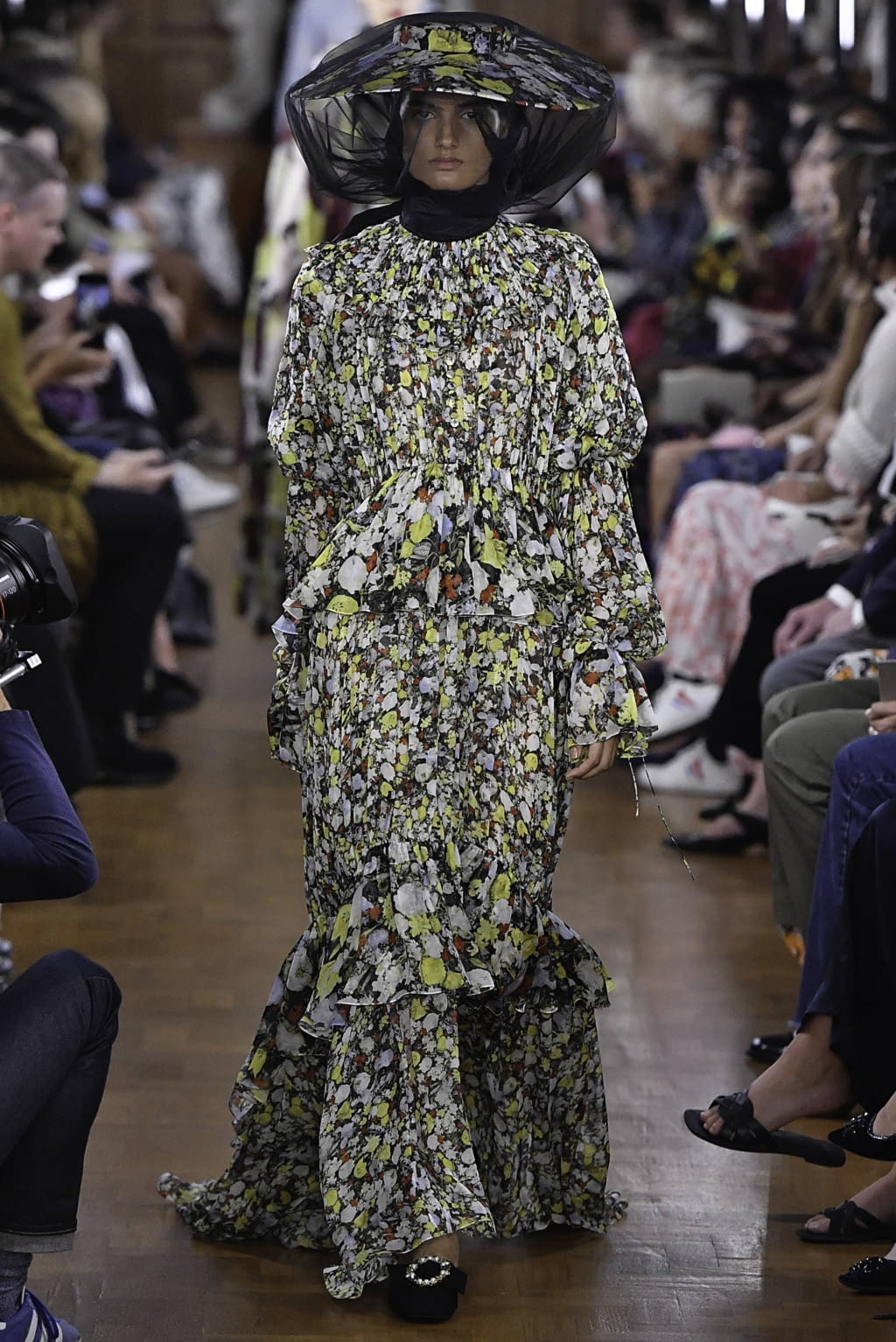 Fashion Week London Spring/Summer 2019 look 16 from the Erdem collection womenswear