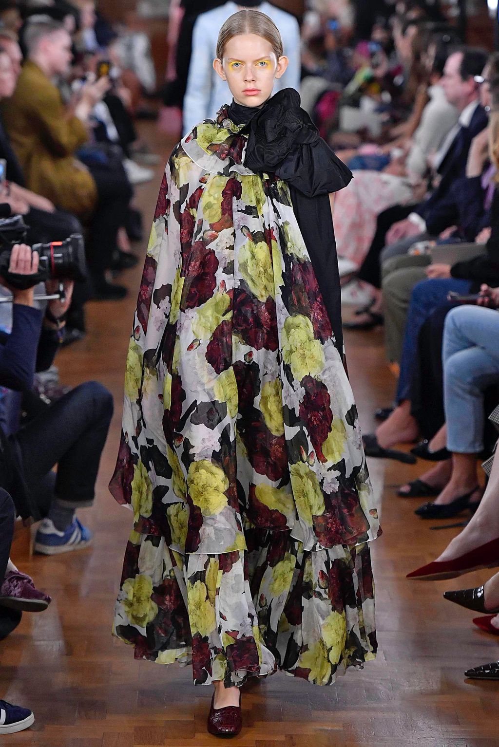 Fashion Week London Spring/Summer 2019 look 17 from the Erdem collection womenswear