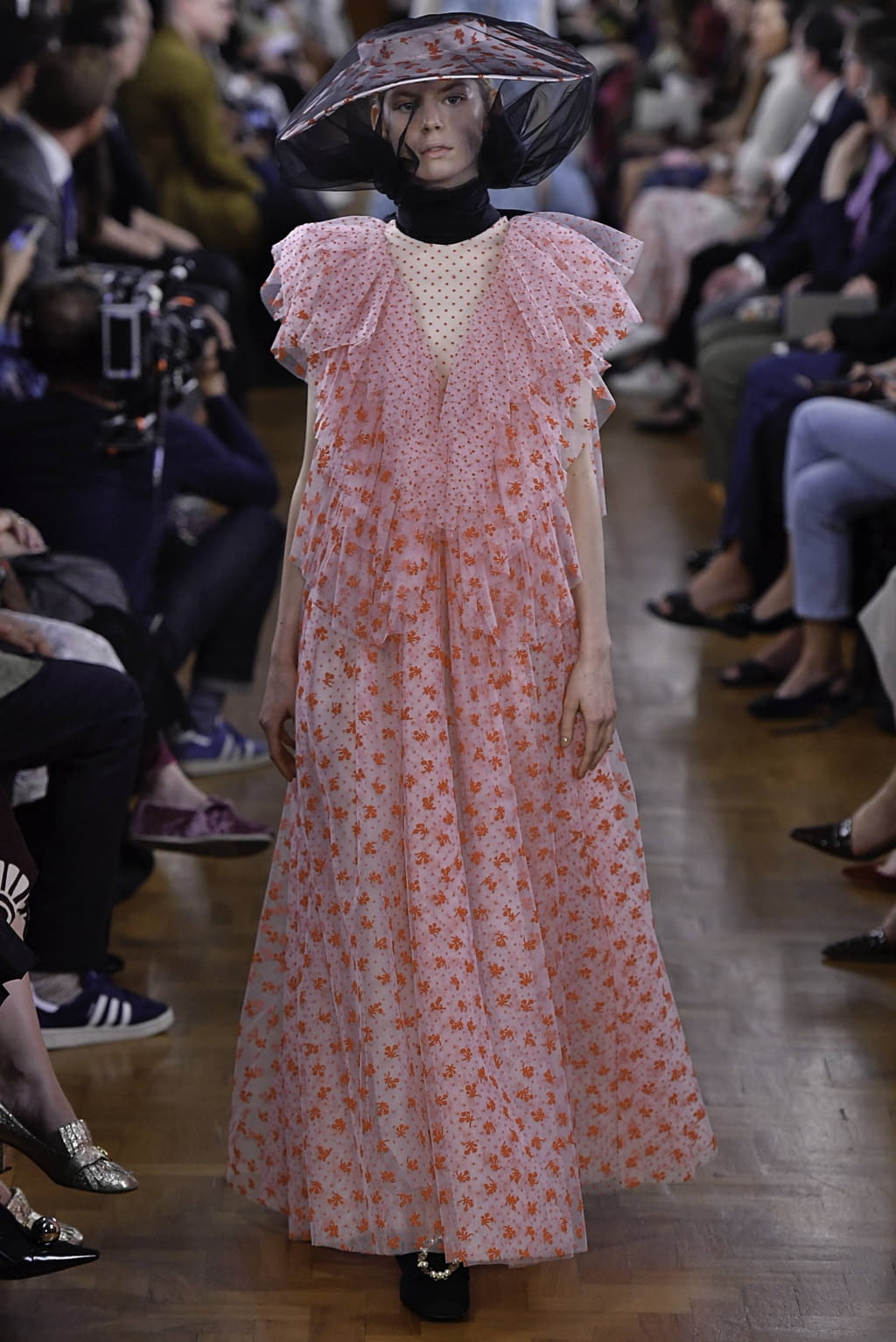 Fashion Week London Spring/Summer 2019 look 20 from the Erdem collection 女装