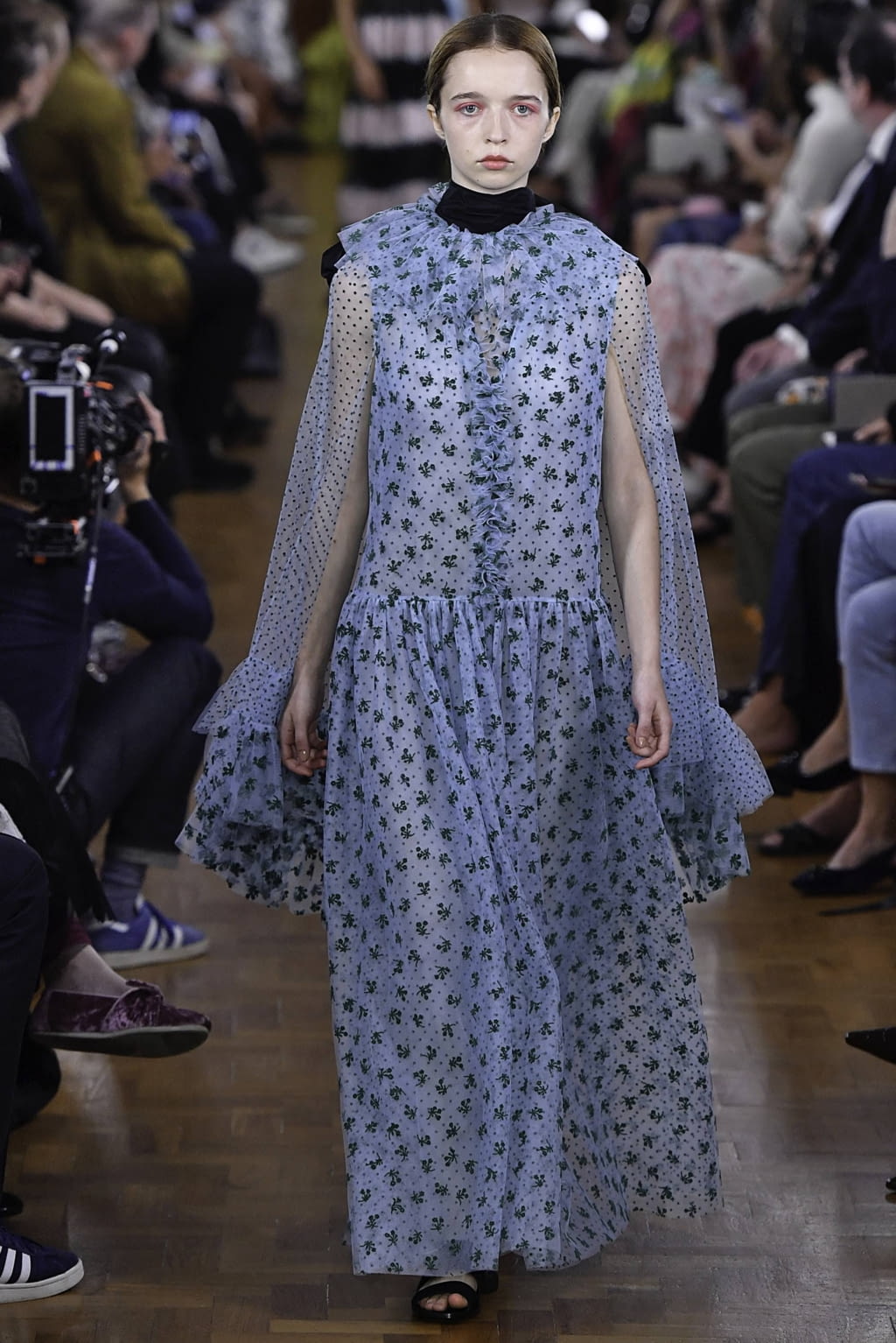 Fashion Week London Spring/Summer 2019 look 21 from the Erdem collection 女装