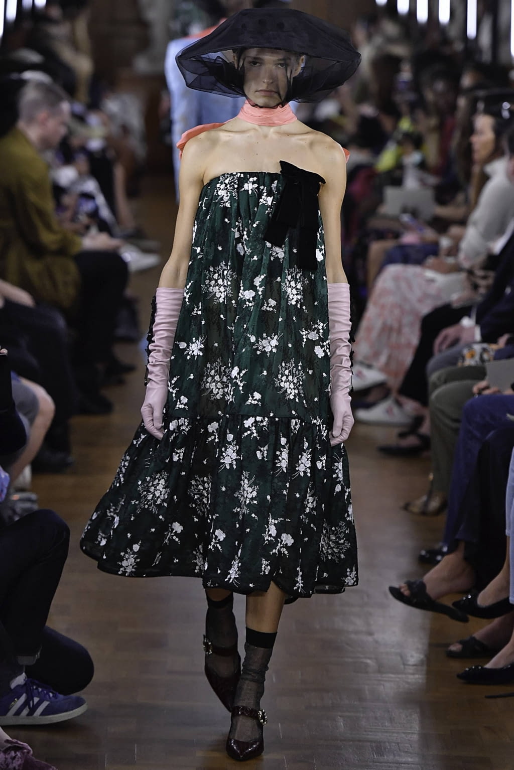 Fashion Week London Spring/Summer 2019 look 36 from the Erdem collection womenswear