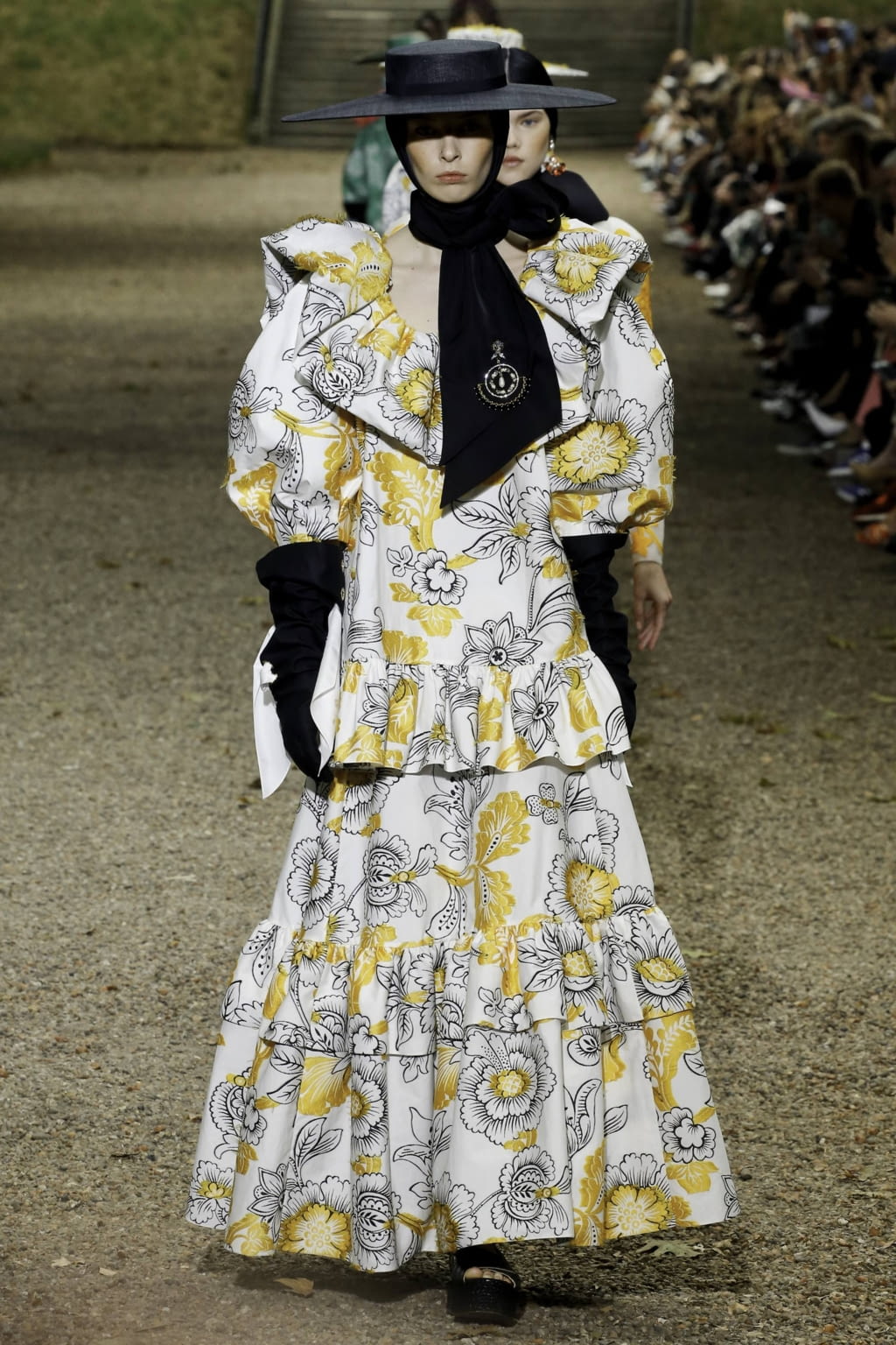 Fashion Week London Spring/Summer 2020 look 5 from the Erdem collection womenswear