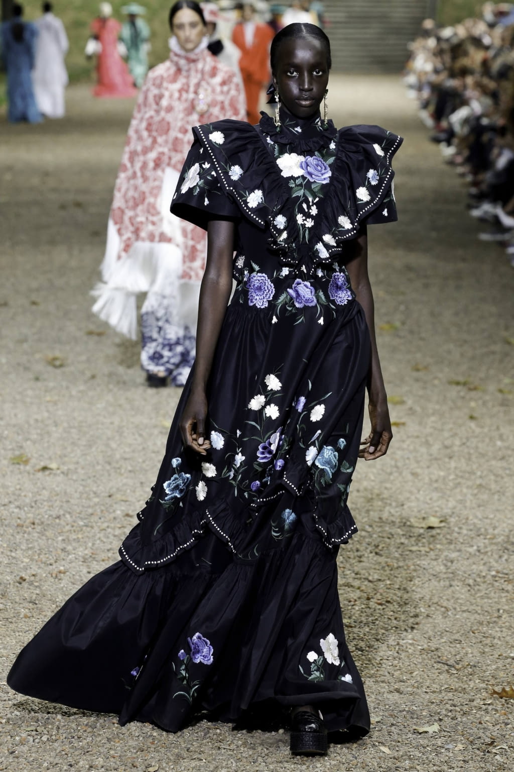 Fashion Week London Spring/Summer 2020 look 19 from the Erdem collection 女装