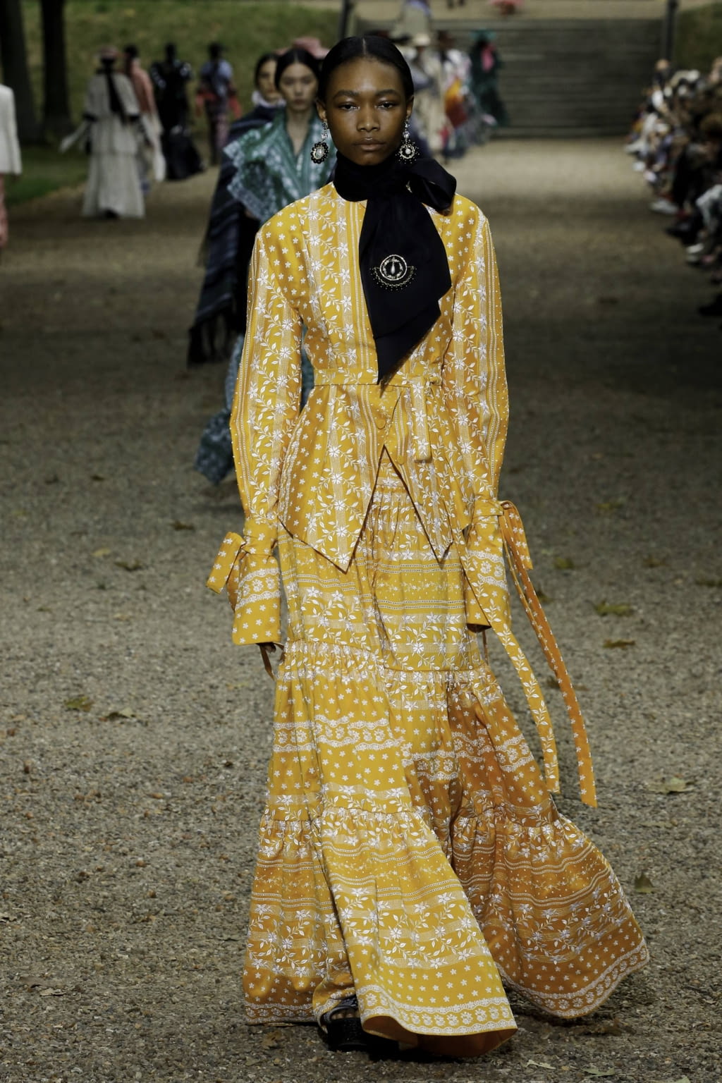 Fashion Week London Spring/Summer 2020 look 28 from the Erdem collection womenswear